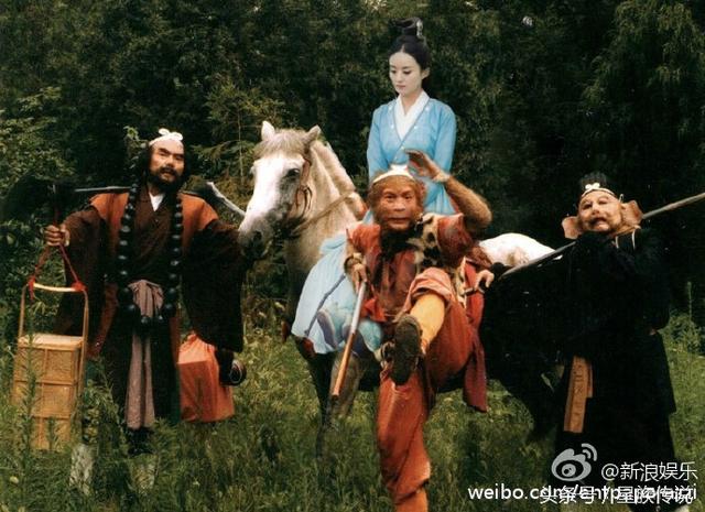 碧瑶坐的正确姿势，赵丽颖能够hold住各个角色版本吗？