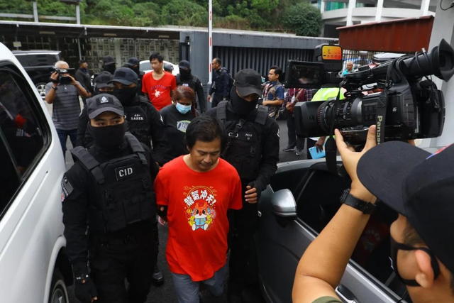 马来西亚华人丈夫联手情妇买凶杀妻，弃尸车内，3人被控谋杀