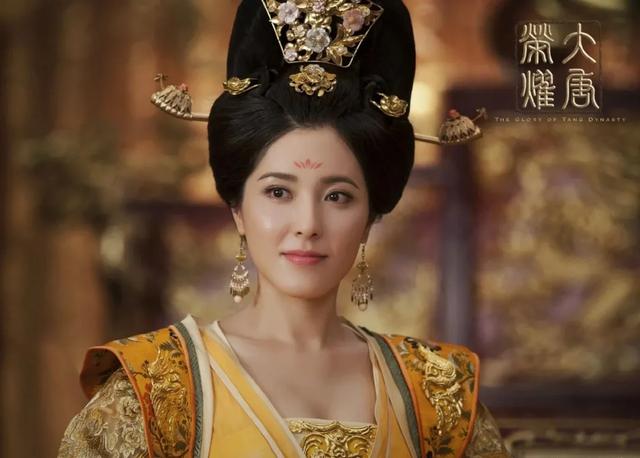 12版杨贵妃，一颦一笑皆风情，谁撑起了唐朝第一美，谁在滥竽充数