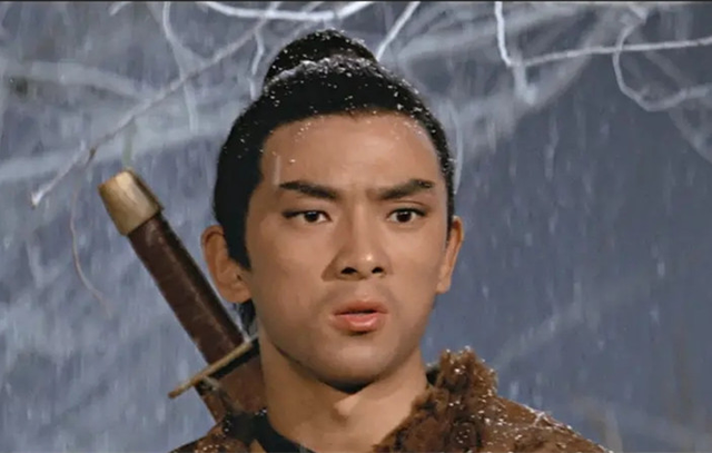 52岁王馨平自曝确诊!喉咙不适在酒店隔离,上月2位亲人接连去世