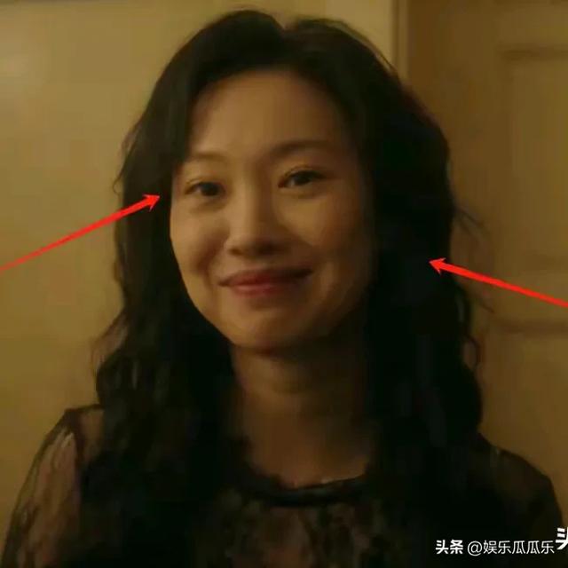 满脸的折子，浑身的油腻，却要演“坐台”的小姐，网友：真服了？