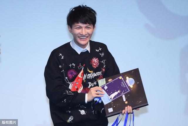 周深凭借一首《达拉崩吧》封神，高晓松赞不绝口