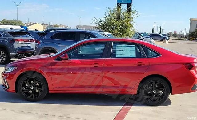 Jetta 比老车型便宜！蜂窝格栅、18英寸大轮圈，大众能延续神话吗