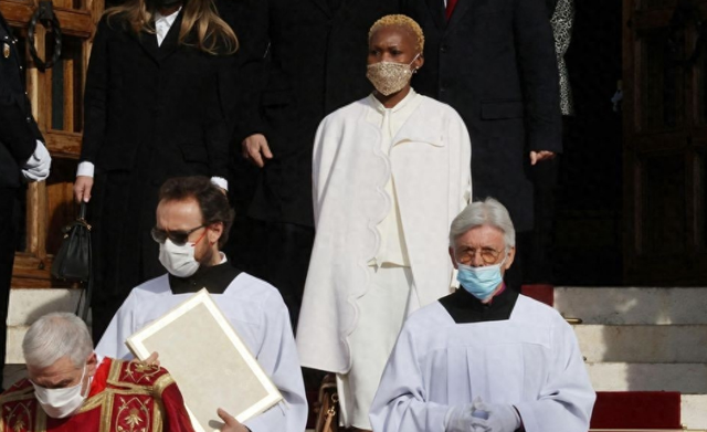 摩纳哥亲王重口味:爱上大嘴空姐,承认私生子,夏琳王妃被她打败