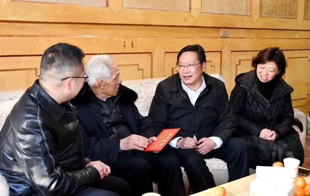 蒋绍华带队开展春节走访慰问