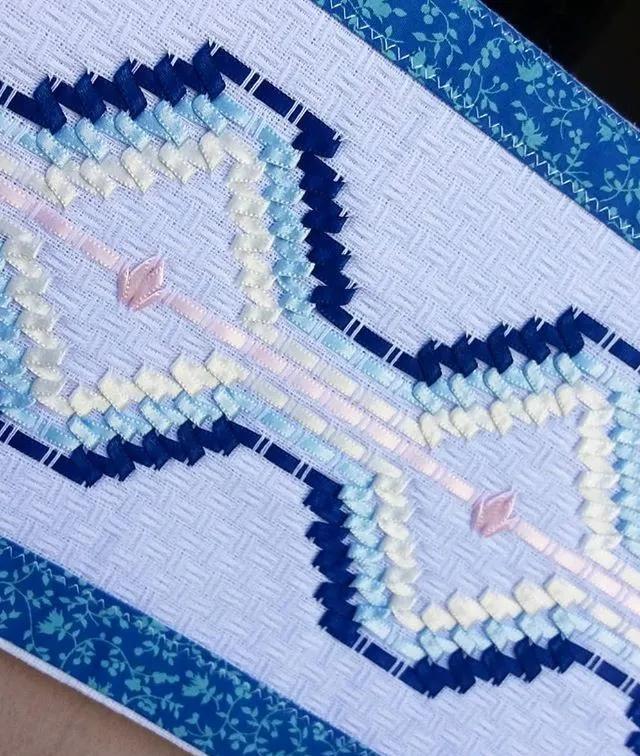 美不胜收的丝带绣,会不会针法都可学会,快收藏!附7款花叶针法