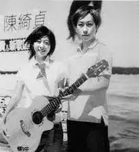 陈绮贞43岁了，她唱的还是我们的18岁