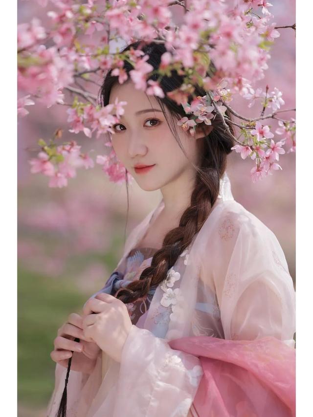 ​此联太难对，上联：​樱花开落三生梦 高手请对下联