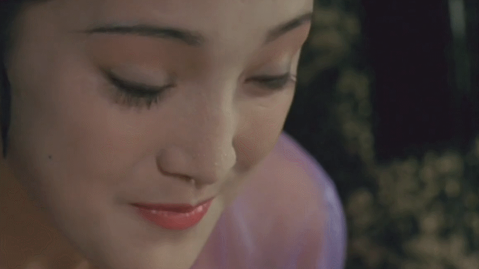 17岁的周迅，像个小精灵，粉嘟嘟的脸蛋好萌