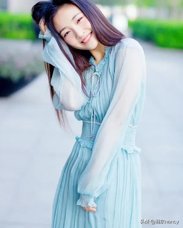 湖北盛产美女！15位湖北女明星，优雅大气，美丽动人