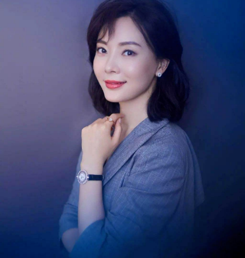 44岁陈数与老公为干女儿庆生，罕秀恩爱力破婚变，为继子选择丁克