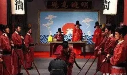 本是小家碧玉，受淫道鼓惑扯旗起事，祸倚福至，身首异处谁能断料