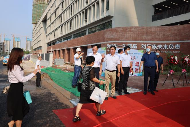 东师附中深圳学校新教师入校,别致仪式存留难忘时刻