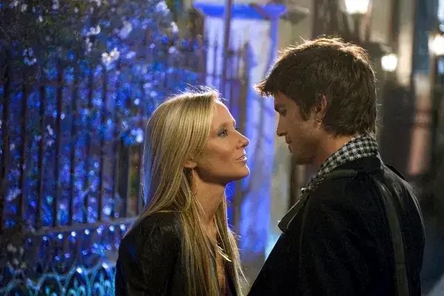 美国大尺度“三级片”《蔓延》剧情层层递进，看完直呼过瘾！