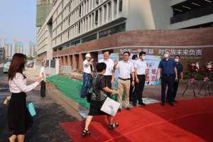 付桐(东师附中深圳学校新教师入校，别致仪式存留难忘时刻)