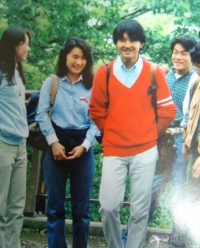 文仁亲王：身高175野心勃勃，41岁生子成皇嗣，喊话哥哥早点退位