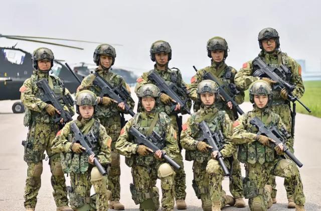 火凤凰:八位丰满女主,各个身怀绝技