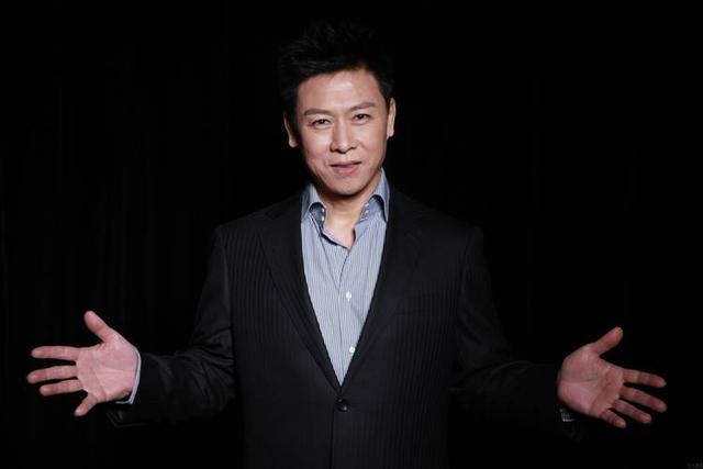 演员胡亚捷：和汤静3次闹离婚，屡败屡战，结果越闹感情越好