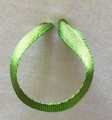 美不胜收的丝带绣,会不会针法都可学会,快收藏!附7款花叶针法