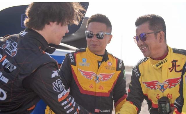 父子齐上阵，美国传奇车手情定环塔