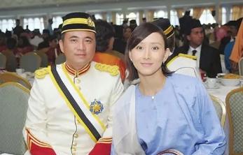 嫁给名门后裔,却不做豪门金丝雀,42岁胡静被朱兆祥宠溺至深