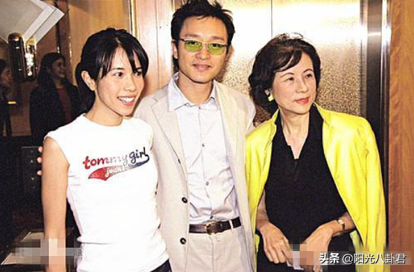 张国荣20岁出道，首次参加比赛照罕见曝光，6岁莫文蔚上台献花