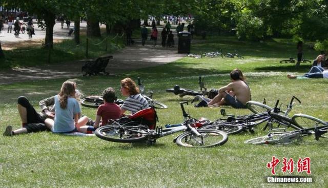 特朗普称美病例数领先是“荣誉勋章”中东多国加强防疫