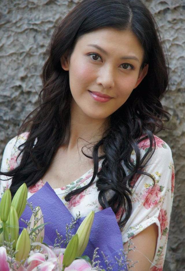 曾是林峯女友的李彩桦，为何在《回家的诱惑》后销声匿迹？