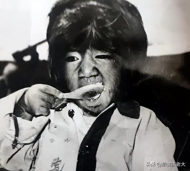 当年轰动一时的“毛孩”：42岁娶90后娇妻，生下一子未遗传长毛