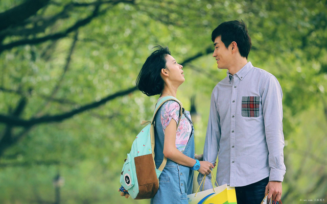 《蓝色生死恋》尹俊熙,和《致青春》林静,是同一类“情圣”