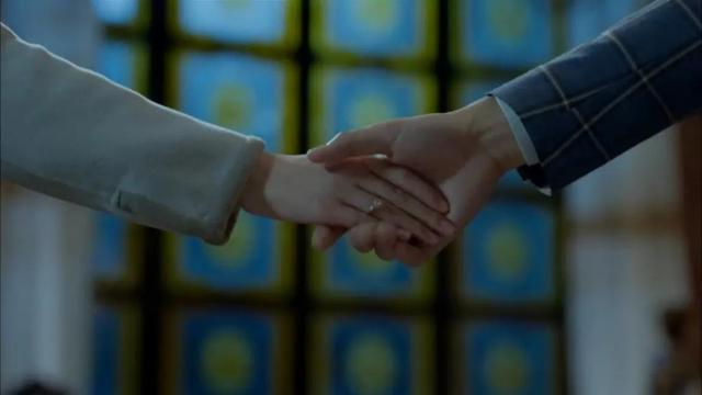 《麻雀》：为假妻子赔上真心，被活埋的唐山海成了观众的白月光