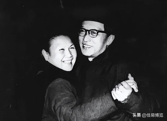 商羊：公公杜宣和他的女朋友们