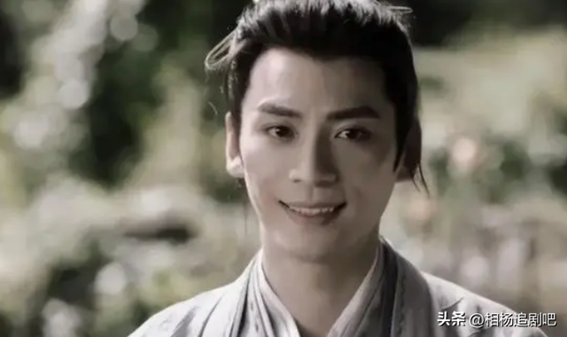 演《墨雨云间》又演《私藏浪漫》，2年内他用10部剧证明了自己