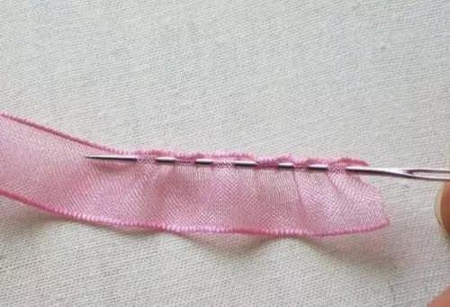 美不胜收的丝带绣,会不会针法都可学会,快收藏!附7款花叶针法