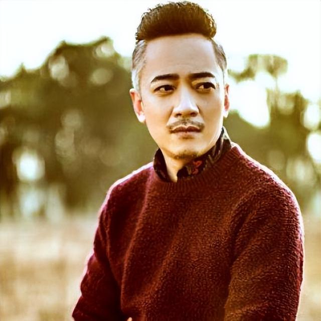 麦子杰：领奖前夜父母惨遭杀害，含泪唱完歌退出乐坛，如今怎样