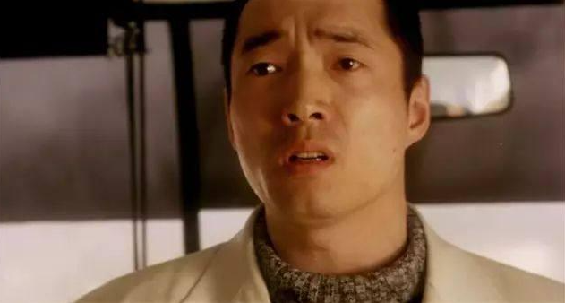 他是曾黎前男友,被韩国美女倒追,从机修工到影帝的他有何魅力?