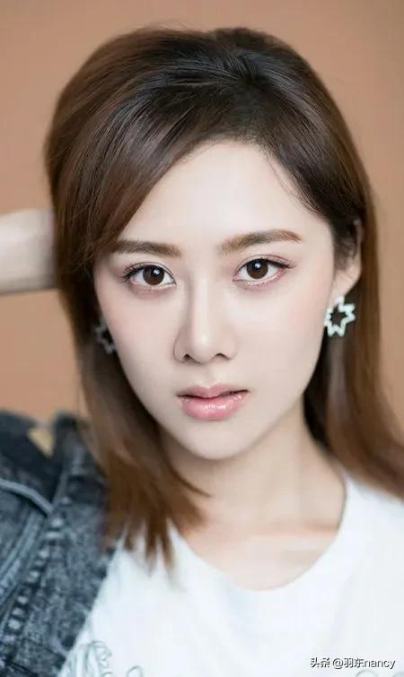 湖北盛产美女！15位湖北女明星，优雅大气，美丽动人