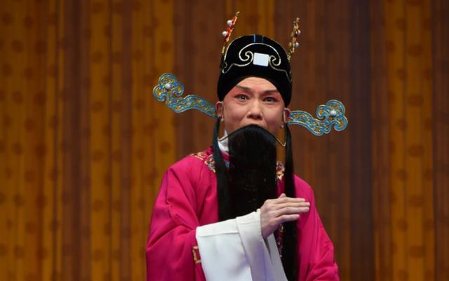 如将谭孝曾与卢松比较,谁的谭派艺术更有代表性?