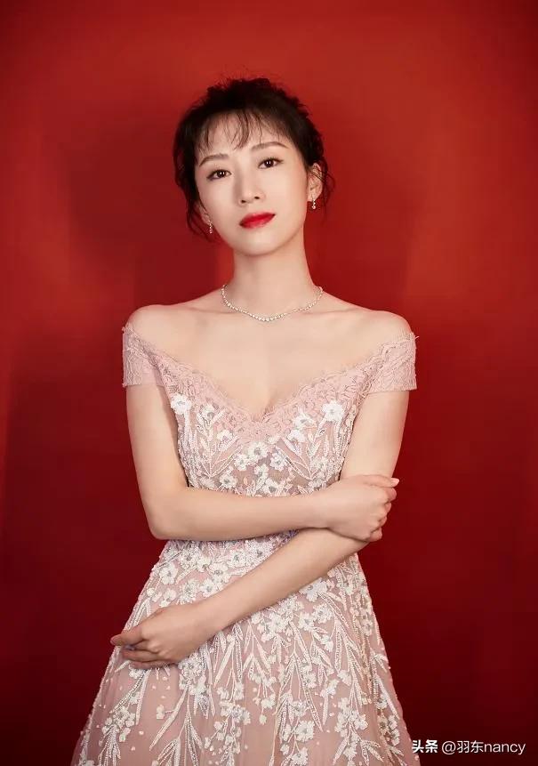 湖北盛产美女！15位湖北女明星，优雅大气，美丽动人