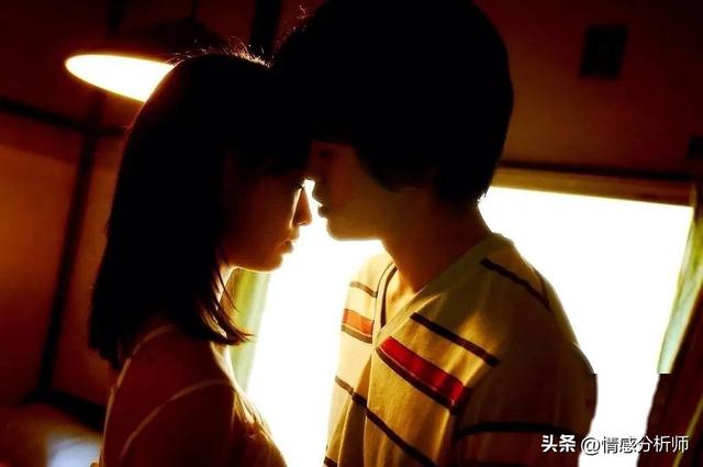 原创日本尺度伦理电影《感受大海的时刻》青春期少女的情感变化！