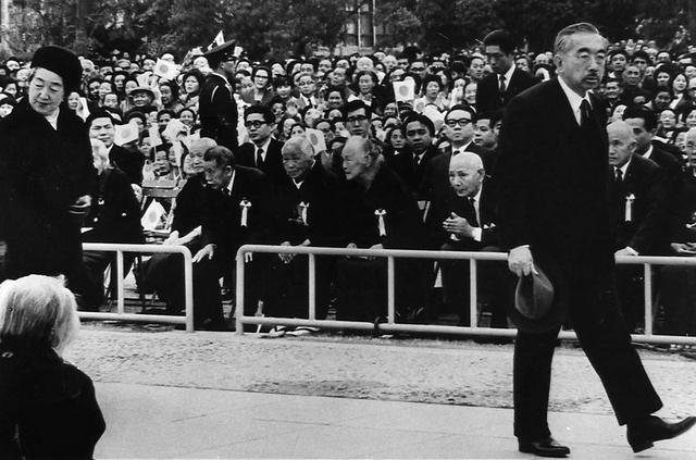 摄影师｜福岛菊次郎：我这25万照片记录下“日本的谎言”