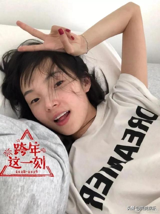 又一超模恋情曝光,和男模车内热吻,男方前女友个个是女神