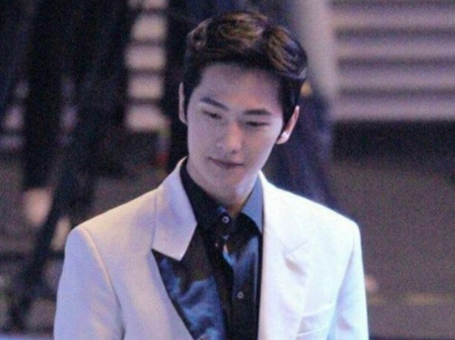 媒体红黑榜又来了！毛不易金靖反差大让人幻灭？这些明星也被拉黑