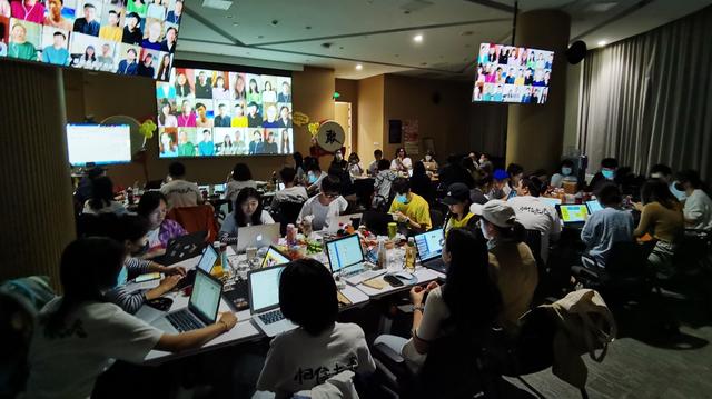 高晓松“相信未来”的20天：不虚此行，与有荣焉｜独家