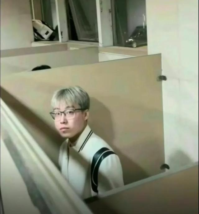 24岁东北普通小伙竟开兰博基尼urus？看完你就明白了