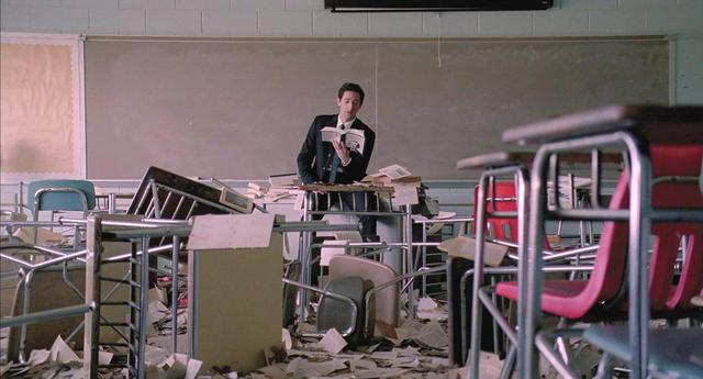 看懂电影《超脱》，才体会到其中无尽的绝望