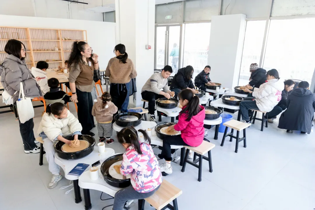 千岛湖首发经济引“青潮”，阿尔法城启动全球小镇青年玩创之旅