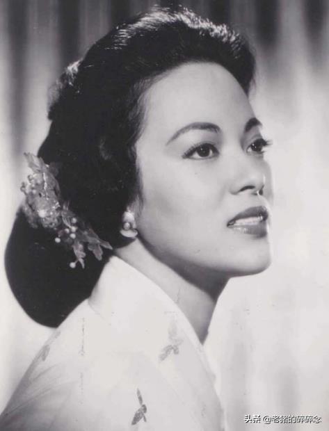 她是红极一时的民国女明星，事后查实其身份竟然是日本人