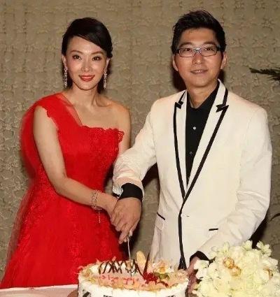 44岁陈数与老公为干女儿庆生，罕秀恩爱力破婚变，为继子选择丁克