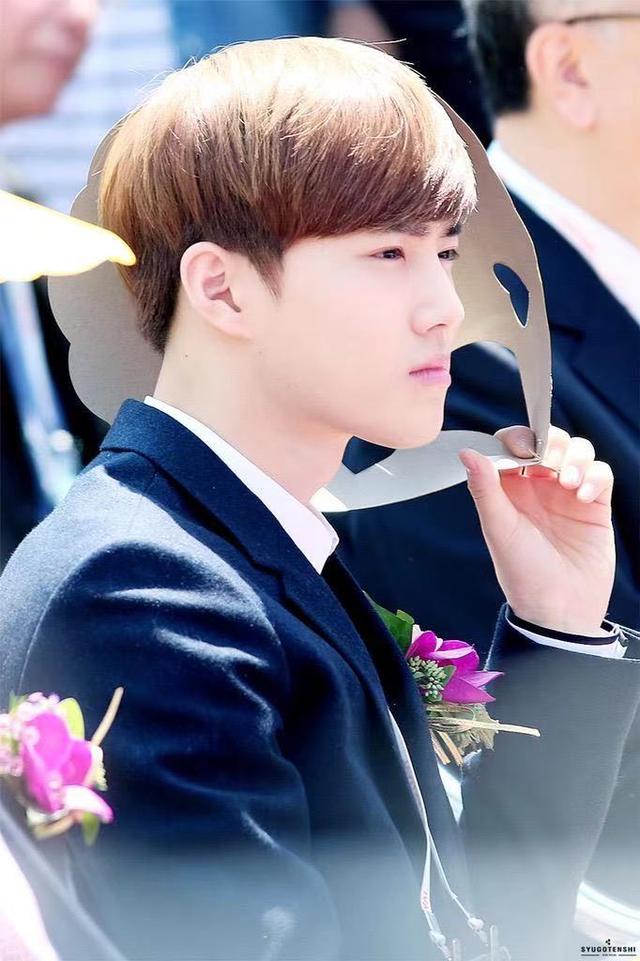 男SOLO专辑排行榜,边伯贤空降第一,数据力压第二名强势断层